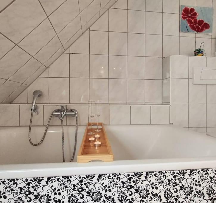 Ruhiges Exzellenz-Appartement Diana Im Elb-Urstromtal - Fast Wlan, Good For Long-Terms Блеккеде Экстерьер фото
